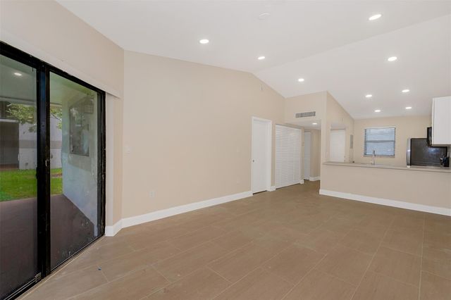 9951 Nob Hill Place 9951, Sunrise, FL 33351