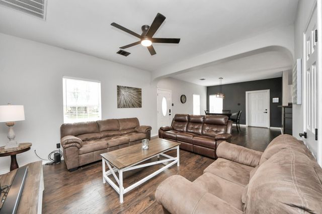 1603 Dove Run, Brookshire, TX 77423
