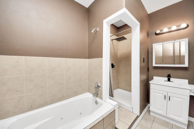 1603 Dove Run, Brookshire, TX 77423