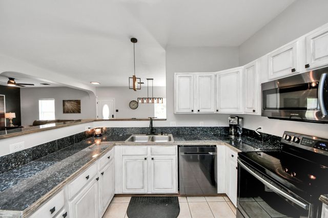 1603 Dove Run, Brookshire, TX 77423
