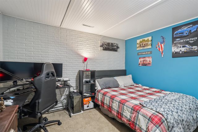 926 E 15th Street N, Newton, IA 50208