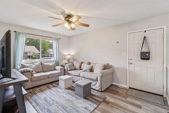 926 E 15th Street N, Newton, IA 50208