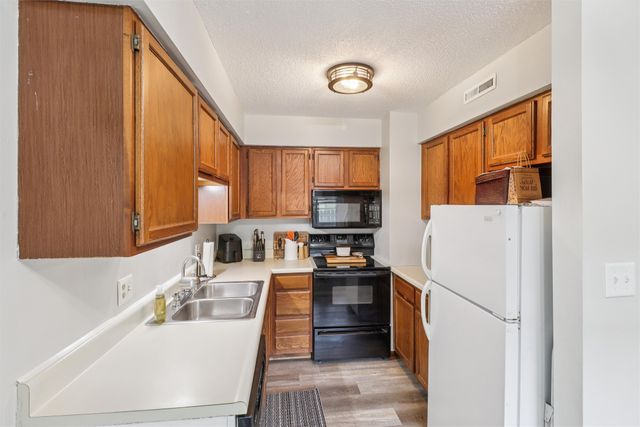 926 E 15th Street N, Newton, IA 50208