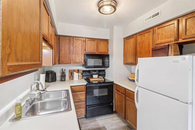 926 E 15th Street N, Newton, IA 50208