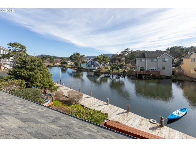 180 Se HIGHWAY 101 7, Lincoln City, OR 97367