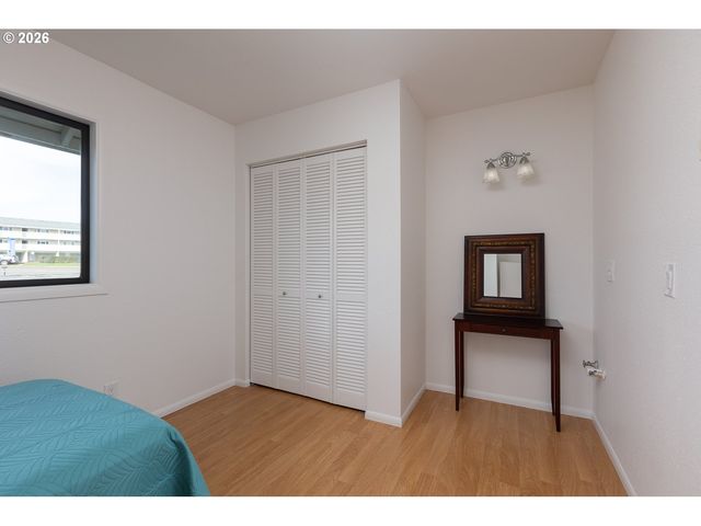 180 Se HIGHWAY 101 7, Lincoln City, OR 97367