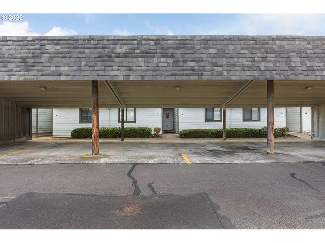 180 Se HIGHWAY 101 7, Lincoln City, OR 97367