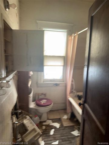 9377 Otsego Street, Detroit, MI 48204