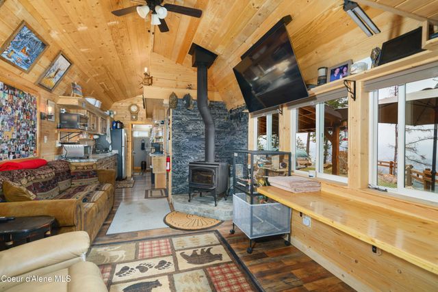 12251 W Blessing Hill RD, Post Falls, ID 83854