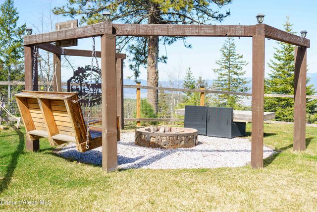 12251 W Blessing Hill RD, Post Falls, ID 83854