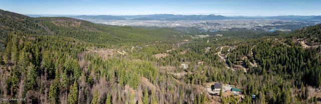 12251 W Blessing Hill RD, Post Falls, ID 83854