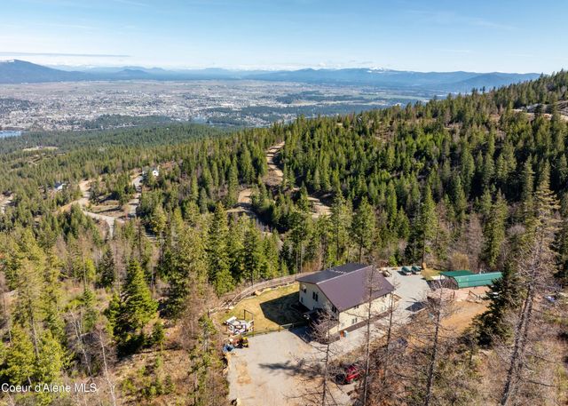 12251 W Blessing Hill RD, Post Falls, ID 83854