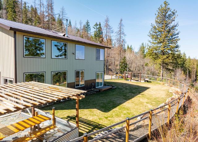 12251 W Blessing Hill RD, Post Falls, ID 83854