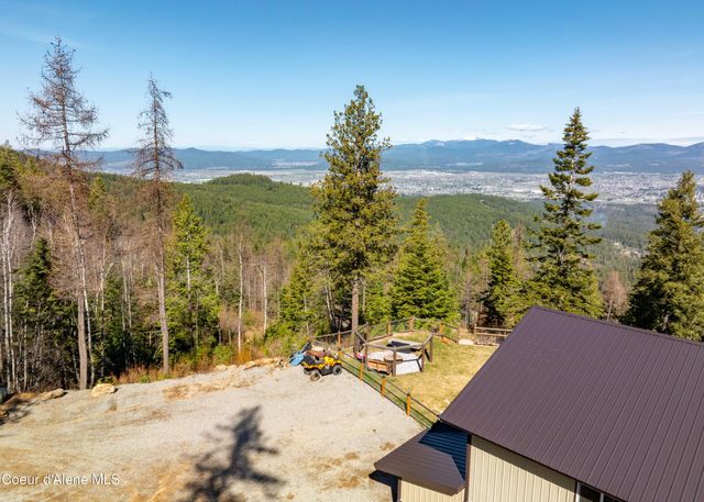 12251 W Blessing Hill RD, Post Falls, ID 83854