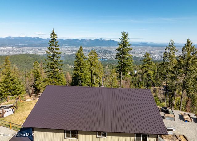 12251 W Blessing Hill RD, Post Falls, ID 83854