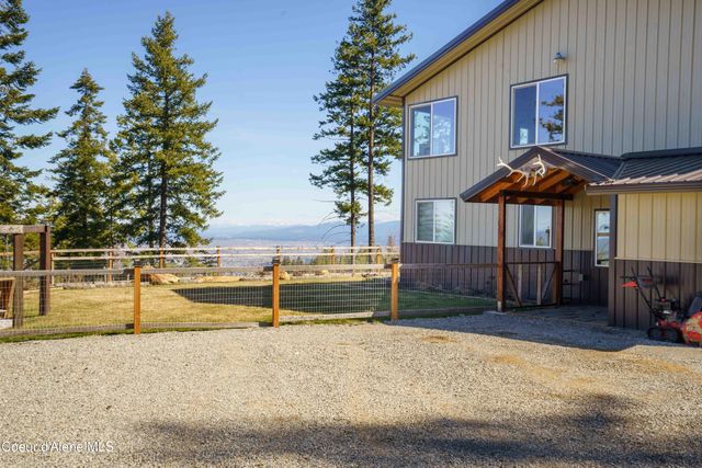 12251 W Blessing Hill RD, Post Falls, ID 83854
