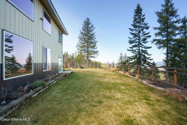 12251 W Blessing Hill RD, Post Falls, ID 83854