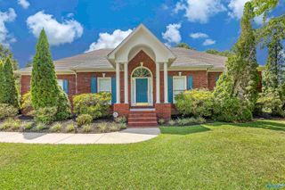 2011 Shady Grove Lane SW, Decatur, AL 35603