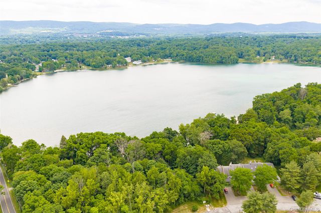 1004 Chelsea Cove S, Hopewell Junction, NY 12533