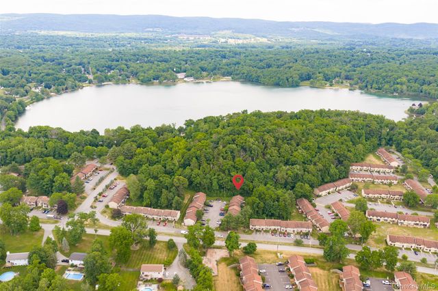 1004 Chelsea Cove S, Hopewell Junction, NY 12533