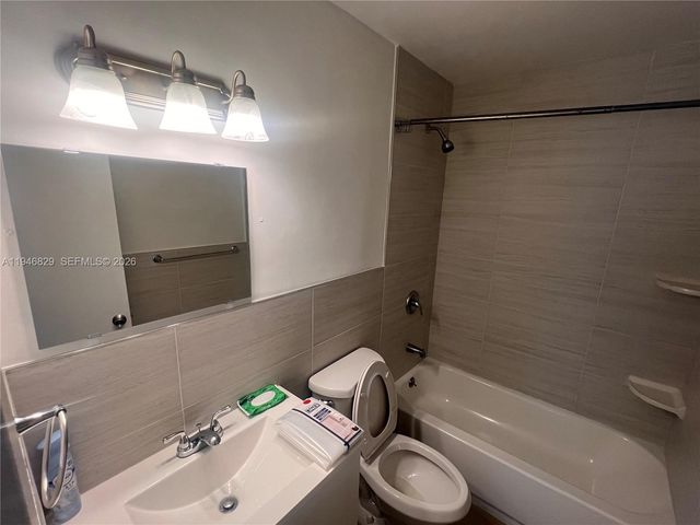 5010 SW 26th Ave 1-3, Dania Beach, FL 33312