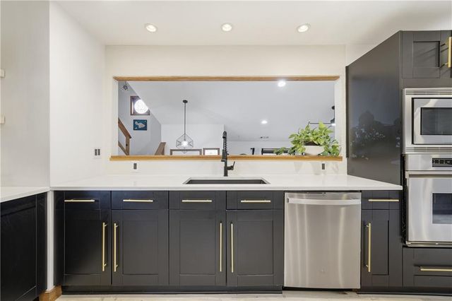 4256 Loch Highland NE Parkway, Roswell, GA 30075