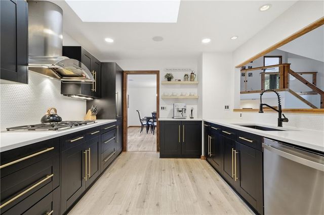 4256 Loch Highland NE Parkway, Roswell, GA 30075