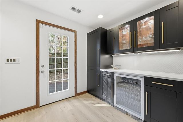 4256 Loch Highland NE Parkway, Roswell, GA 30075