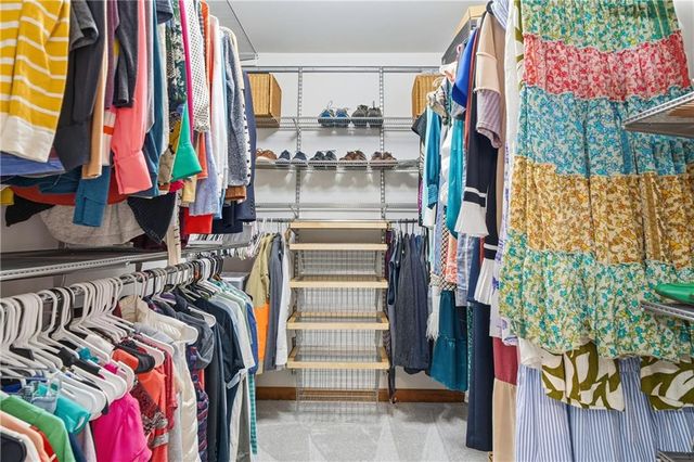 4256 Loch Highland NE Parkway, Roswell, GA 30075