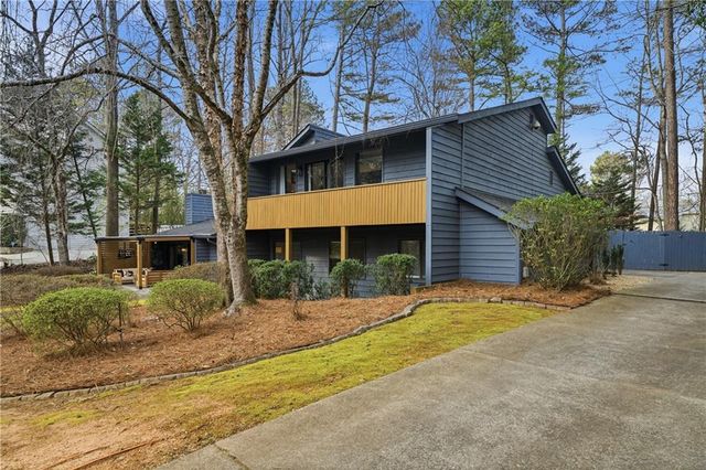 4256 Loch Highland NE Parkway, Roswell, GA 30075