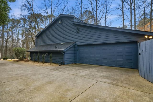 4256 Loch Highland NE Parkway, Roswell, GA 30075
