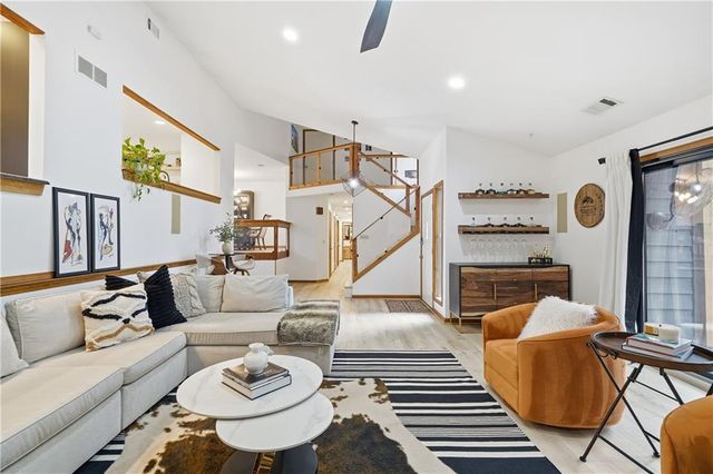 4256 Loch Highland NE Parkway, Roswell, GA 30075