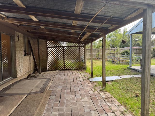 304 Brigadoon Lane, Friendswood, TX 77546