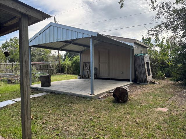 304 Brigadoon Lane, Friendswood, TX 77546