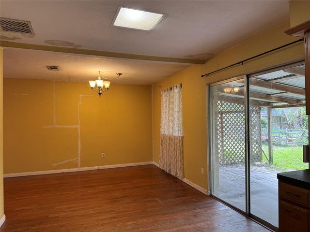304 Brigadoon Lane, Friendswood, TX 77546