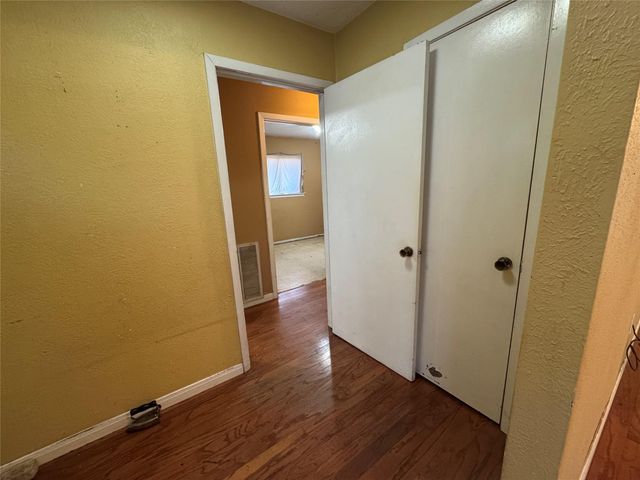 304 Brigadoon Lane, Friendswood, TX 77546