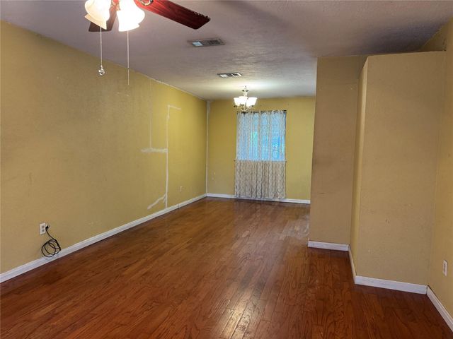 304 Brigadoon Lane, Friendswood, TX 77546