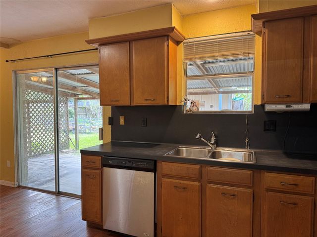 304 Brigadoon Lane, Friendswood, TX 77546