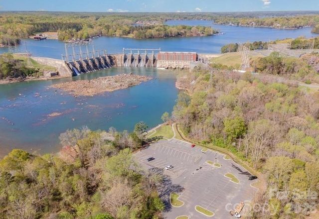 2013 Fuschia Court, Tega Cay, SC 29708