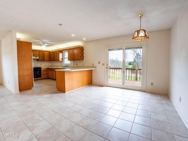 1024 Wandering Drive, Kingsport, TN 37660