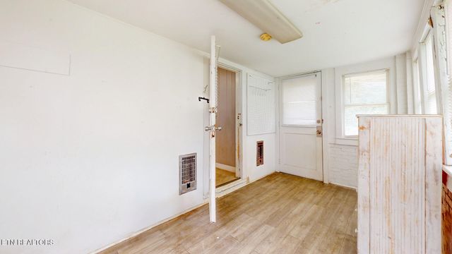 4422 Singleton Station Rd, Louisville, TN 37777