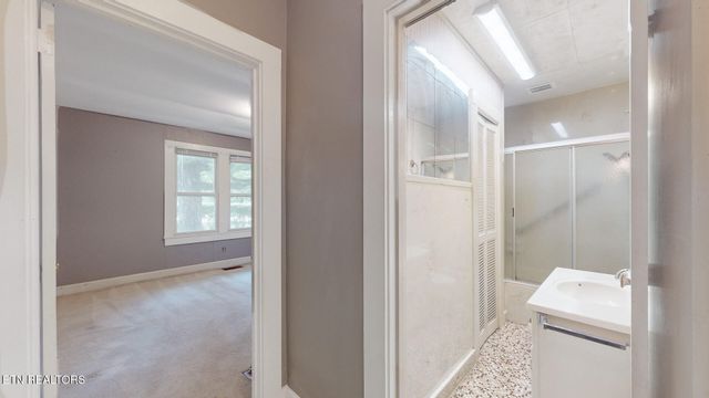 4422 Singleton Station Rd, Louisville, TN 37777