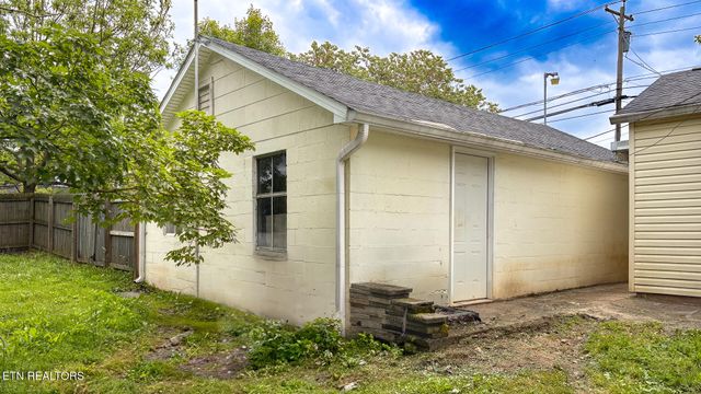 4422 Singleton Station Rd, Louisville, TN 37777
