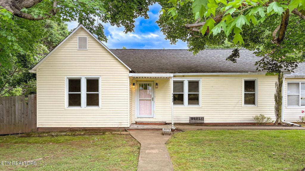 4422 Singleton Station Rd, Louisville, TN 37777