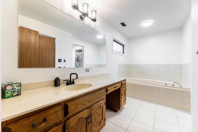 9840 Terrace Drive E2, Palos Park, IL 60464