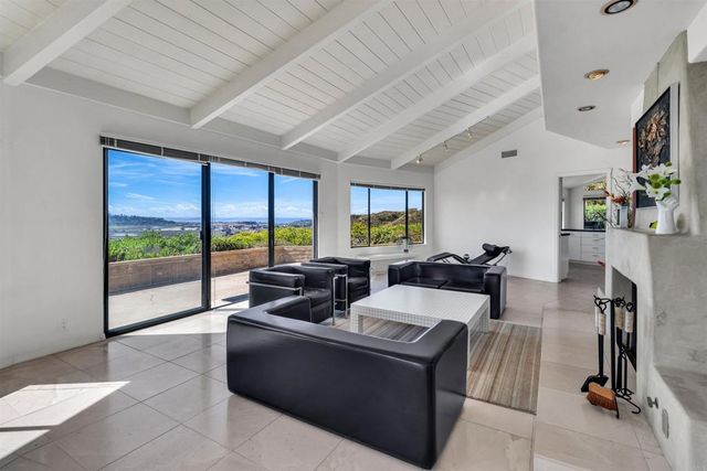 4594 Vista De La Patria, Del Mar, CA 92014