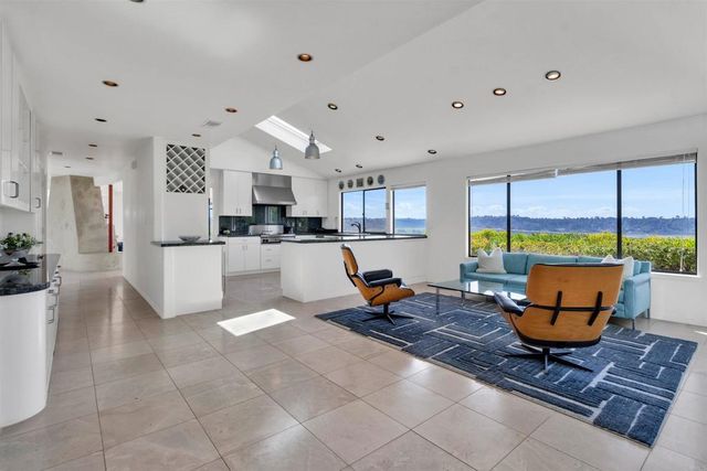 4594 Vista De La Patria, Del Mar, CA 92014