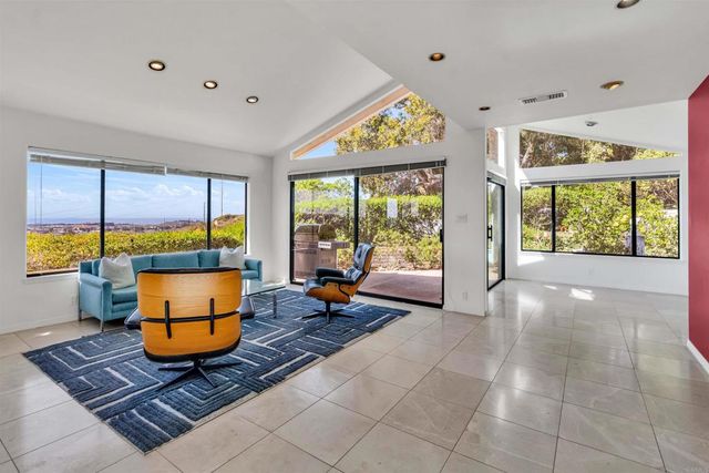 4594 Vista De La Patria, Del Mar, CA 92014