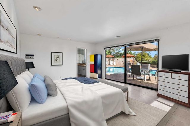 4594 Vista De La Patria, Del Mar, CA 92014