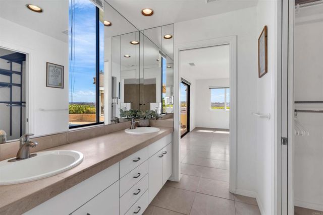 4594 Vista De La Patria, Del Mar, CA 92014